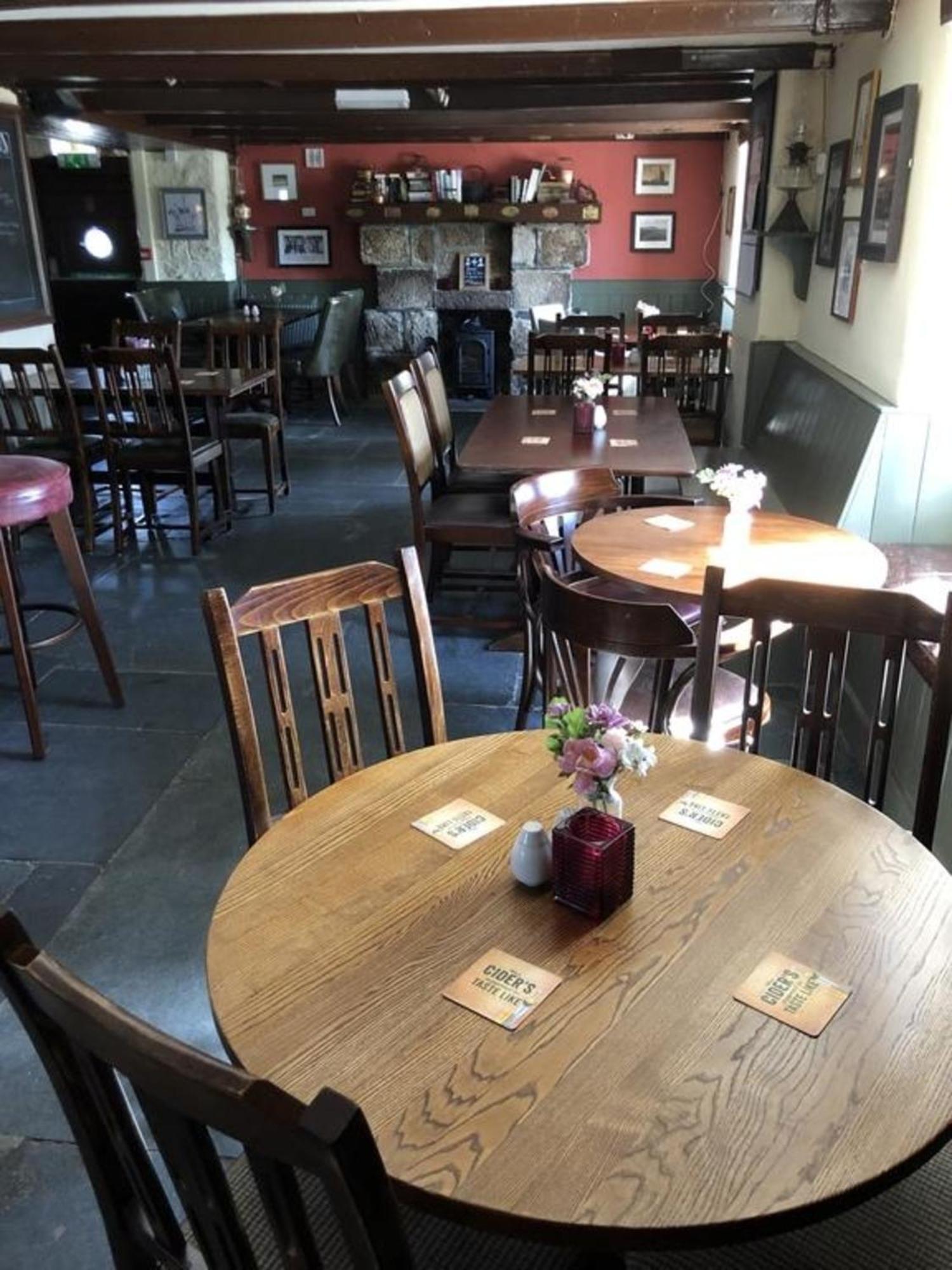 The Engine Inn เพนแซนซ์ ภายนอก รูปภาพ